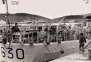 MERS EL KEBIR B A PORT VENDRES L INTREPIDE RAPATRIE  OCTOBRE 1962 AVEC FHG AUX AMARRES